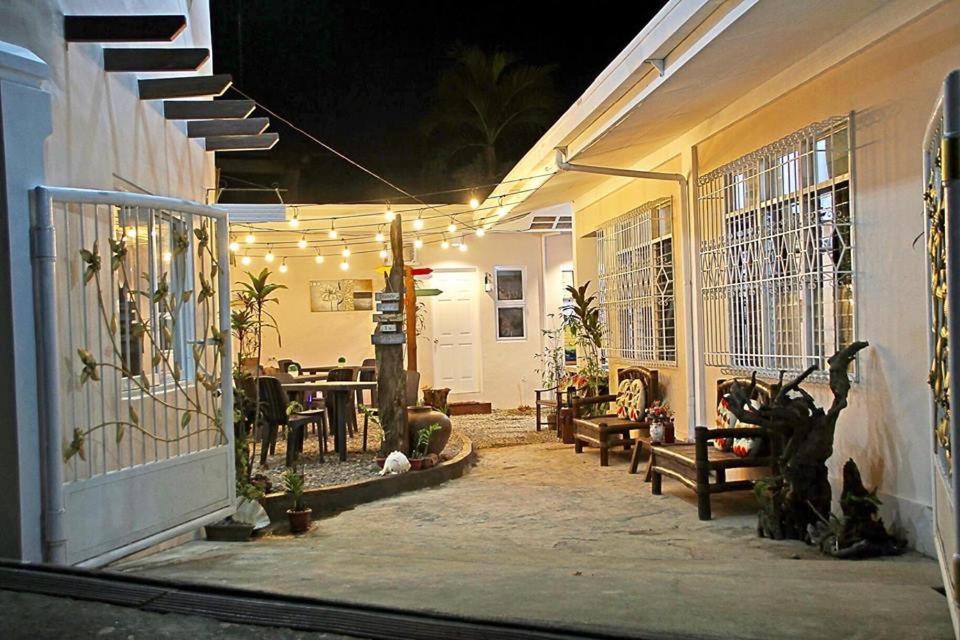 Prim Travellers Inn Coron Esterno foto