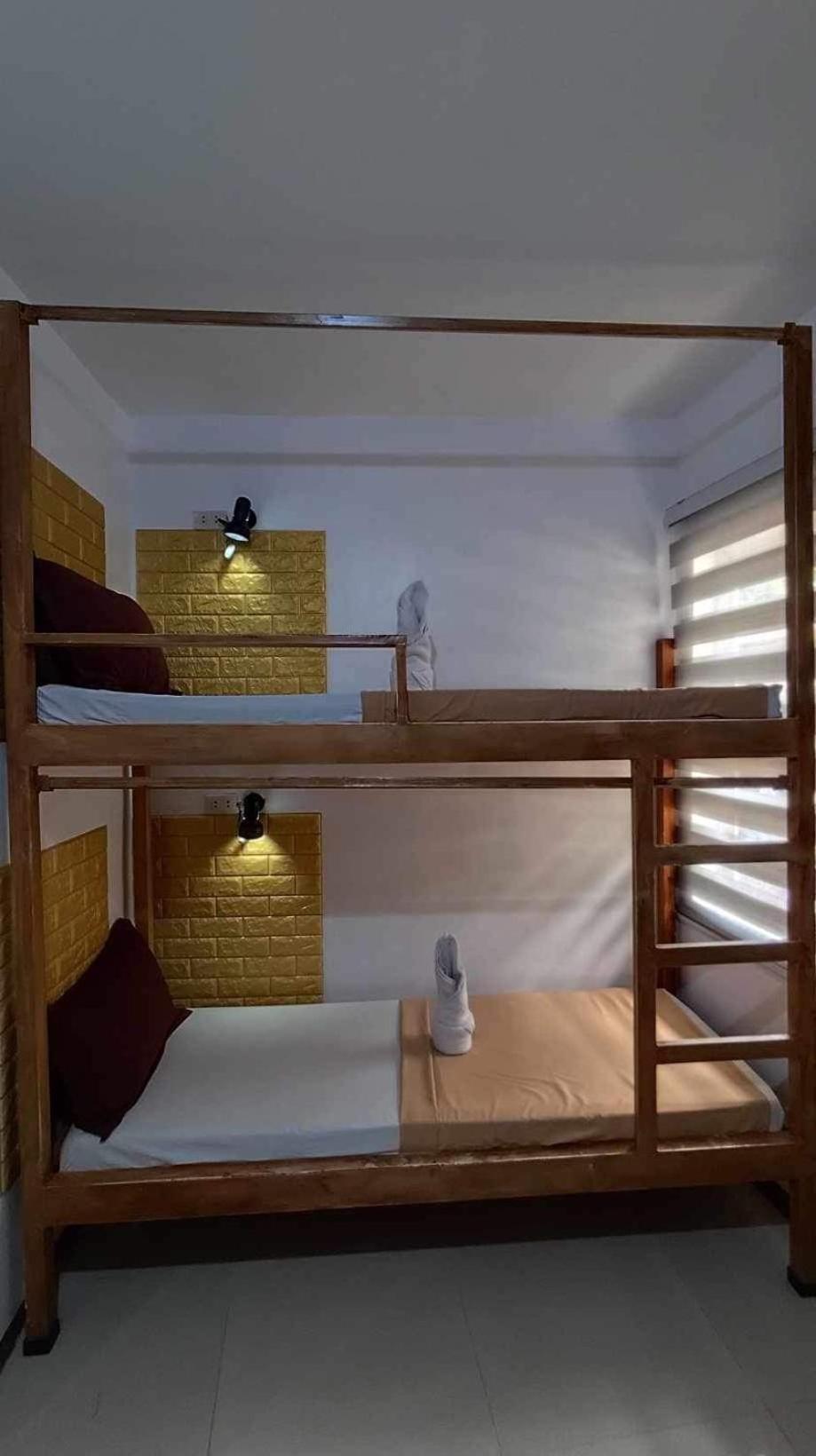 Prim Travellers Inn Coron Esterno foto