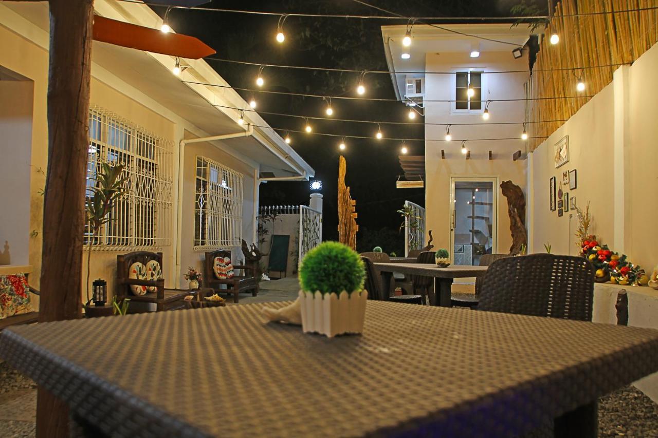 Prim Travellers Inn Coron Esterno foto