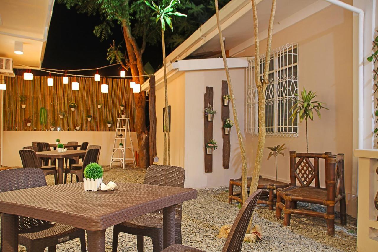 Prim Travellers Inn Coron Esterno foto