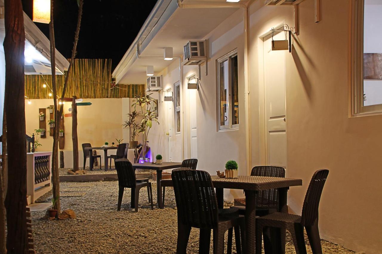 Prim Travellers Inn Coron Esterno foto